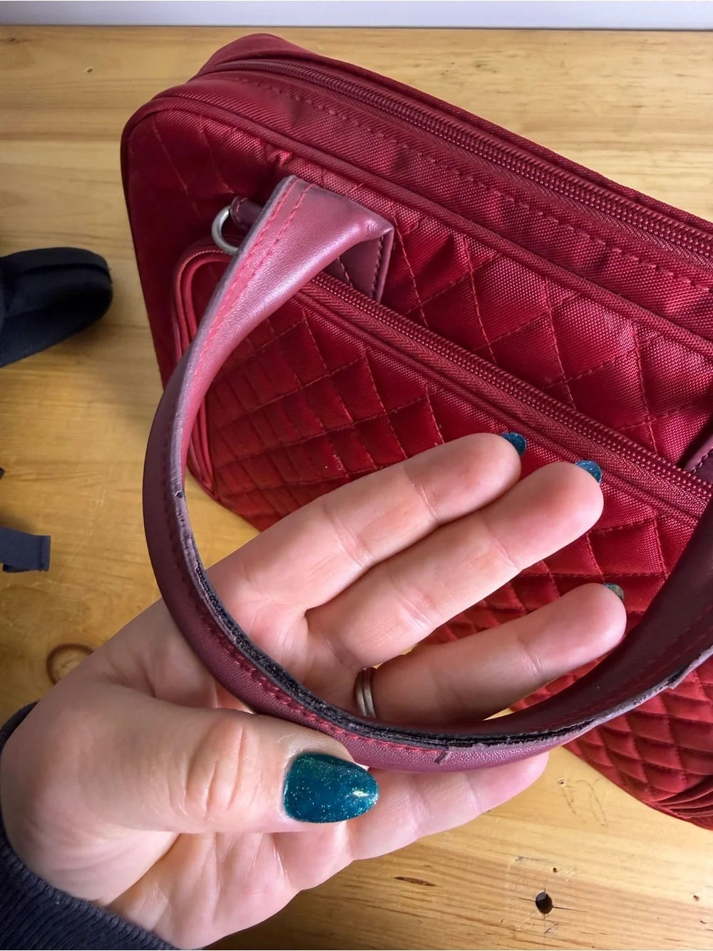 Brookstone Red Quilted Laptop Work Bag Briefcase Pockets‎ With Crossbody Strap